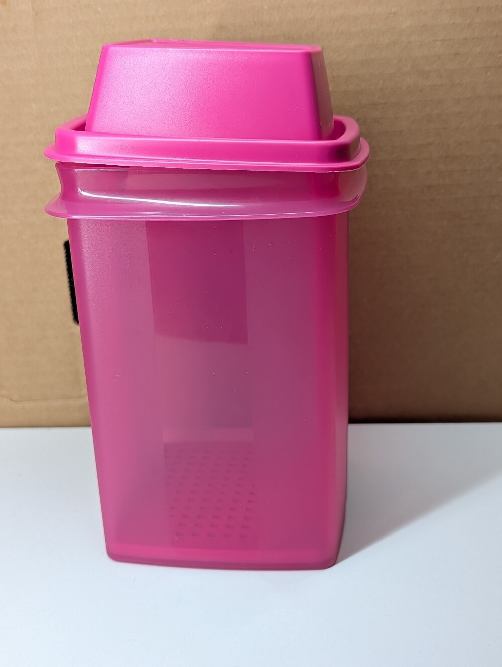 Small Pink Brand New Pickle Holder Plastic Container With Lid